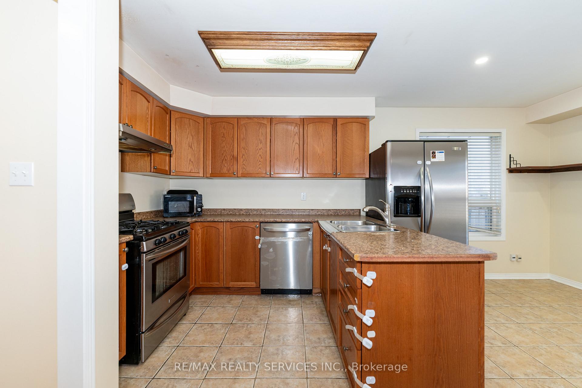 Photo 15 of 975 kennedy Circle, Milton, Coates — HOMEH