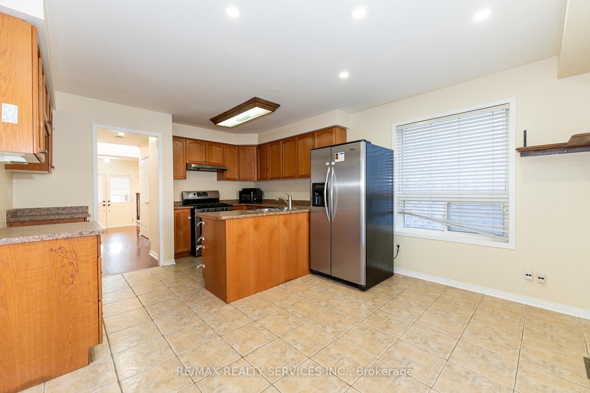 Photo 17 of 975 kennedy Circle, Milton, Coates — HOMEH