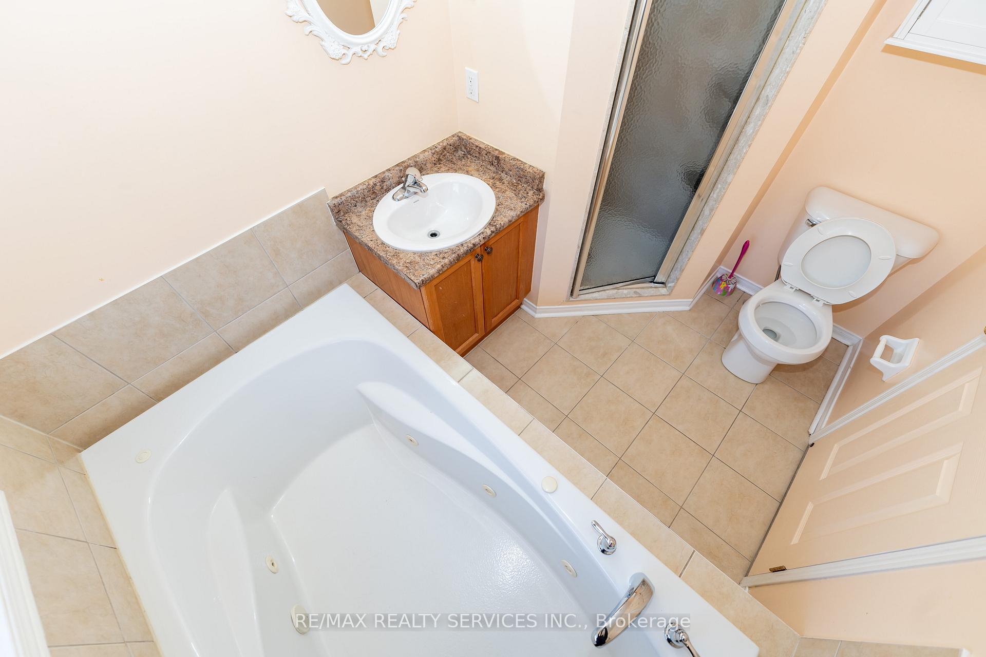 Photo 28 of 975 kennedy Circle, Milton, Coates — HOMEH