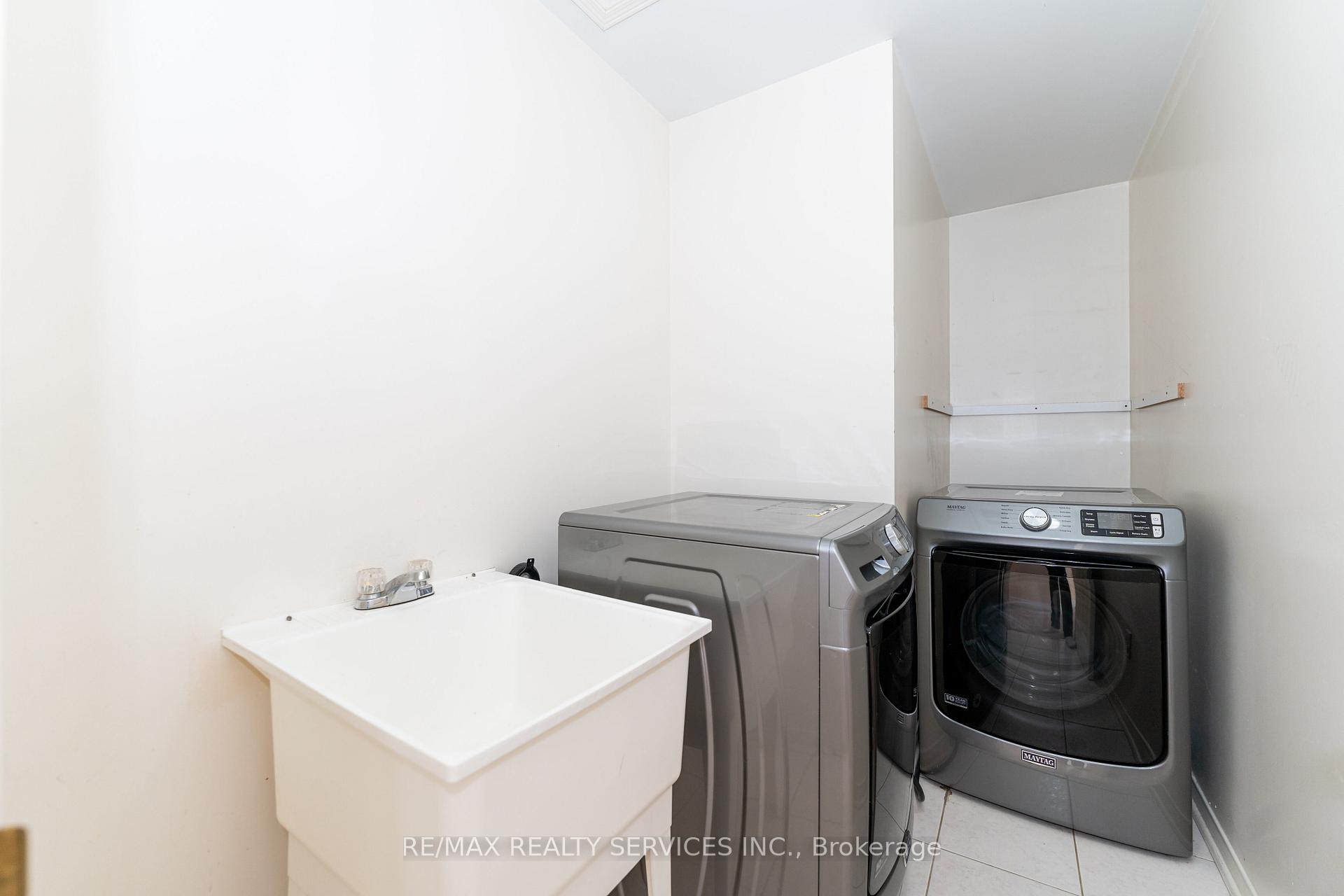 Photo 30 of 975 kennedy Circle, Milton, Coates — HOMEH