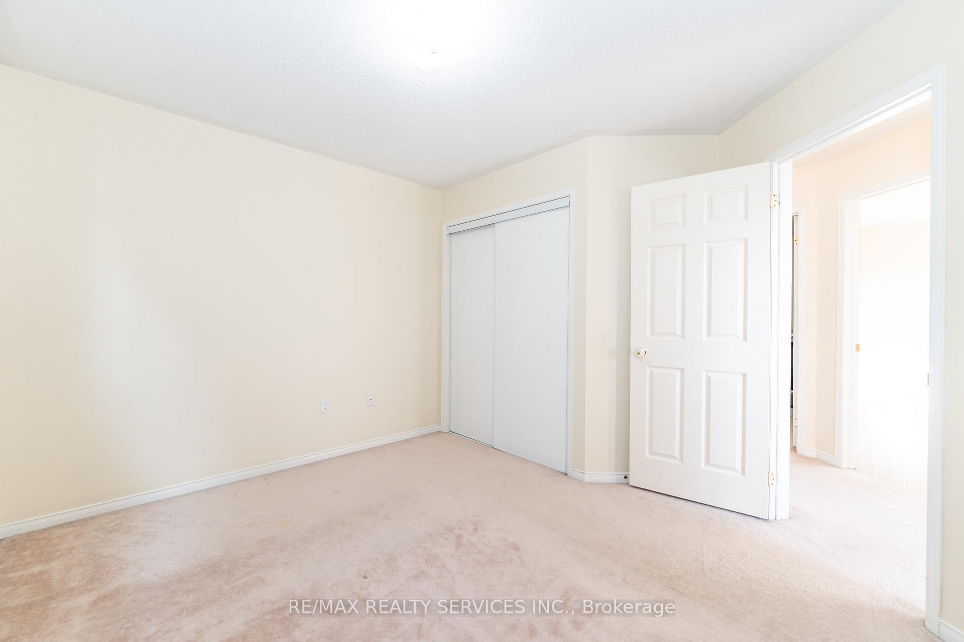 Photo 32 of 975 kennedy Circle, Milton, Coates — HOMEH
