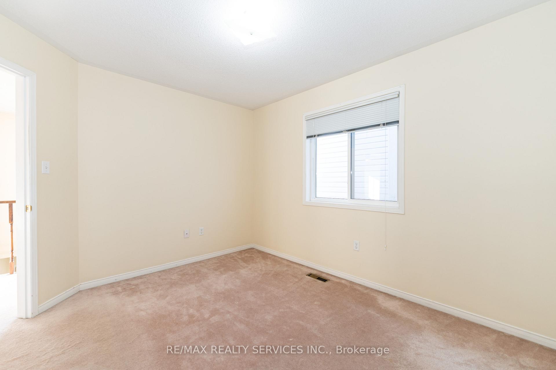 Photo 33 of 975 kennedy Circle, Milton, Coates — HOMEH