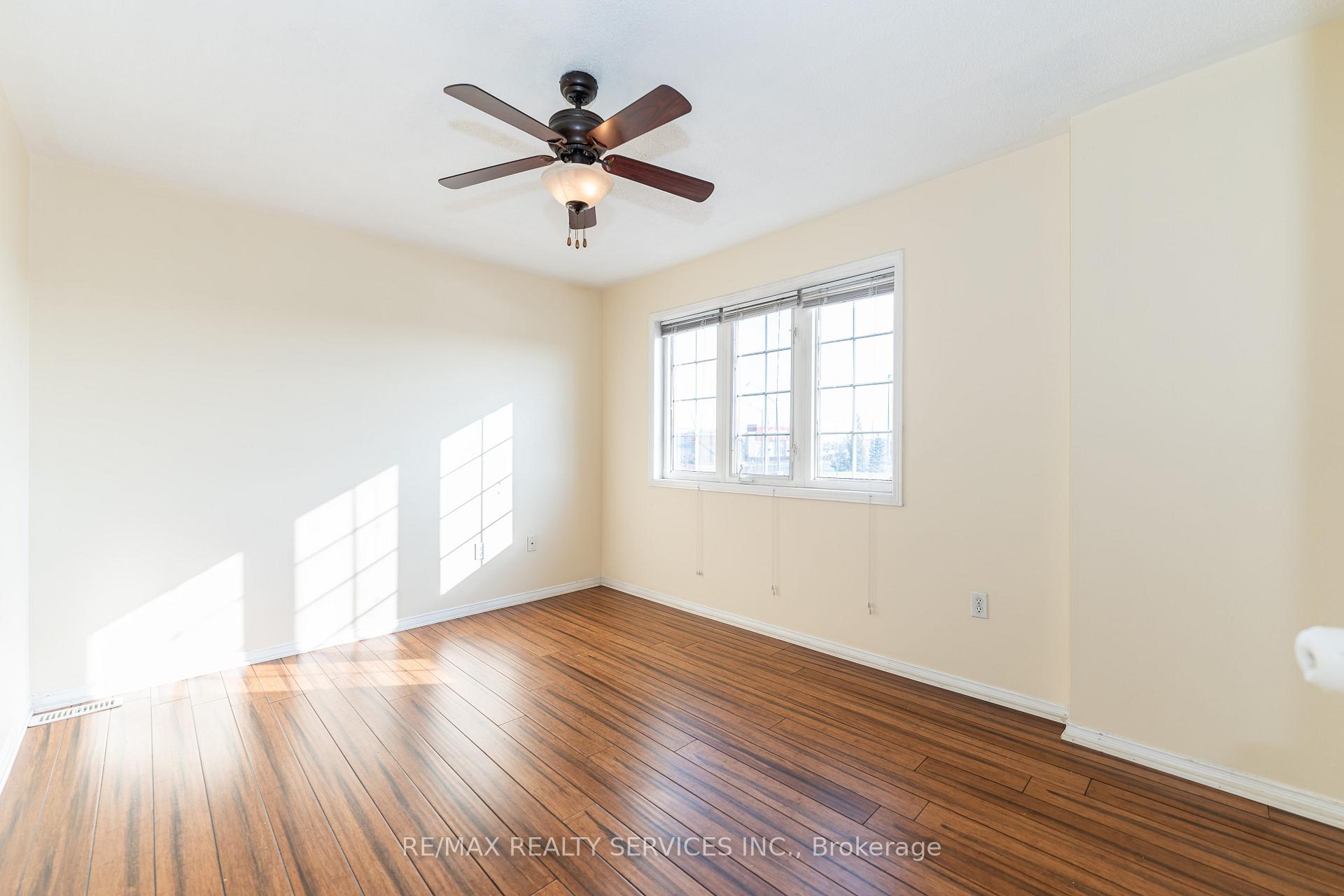 Photo 35 of 975 kennedy Circle, Milton, Coates — HOMEH