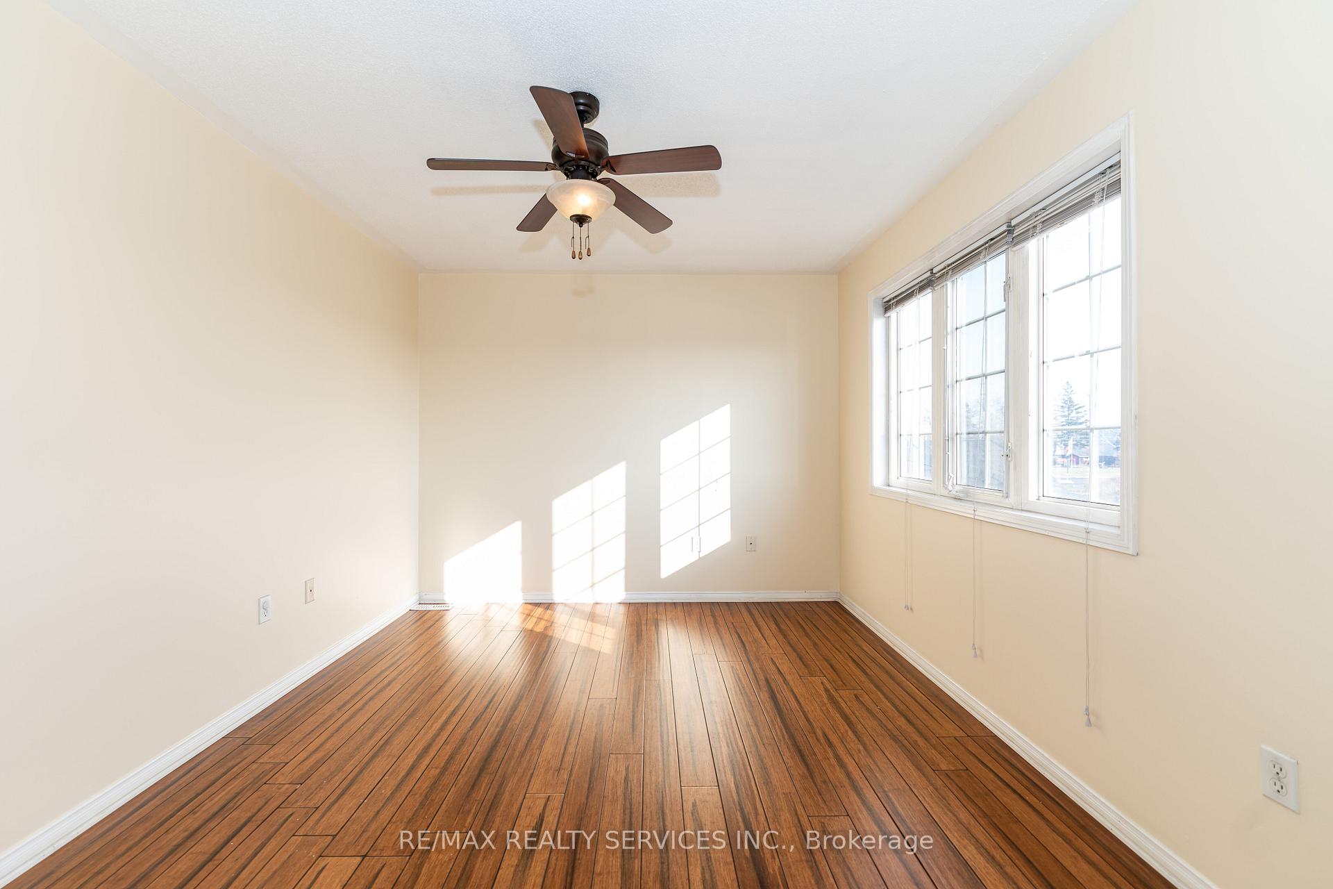 Photo 36 of 975 kennedy Circle, Milton, Coates — HOMEH