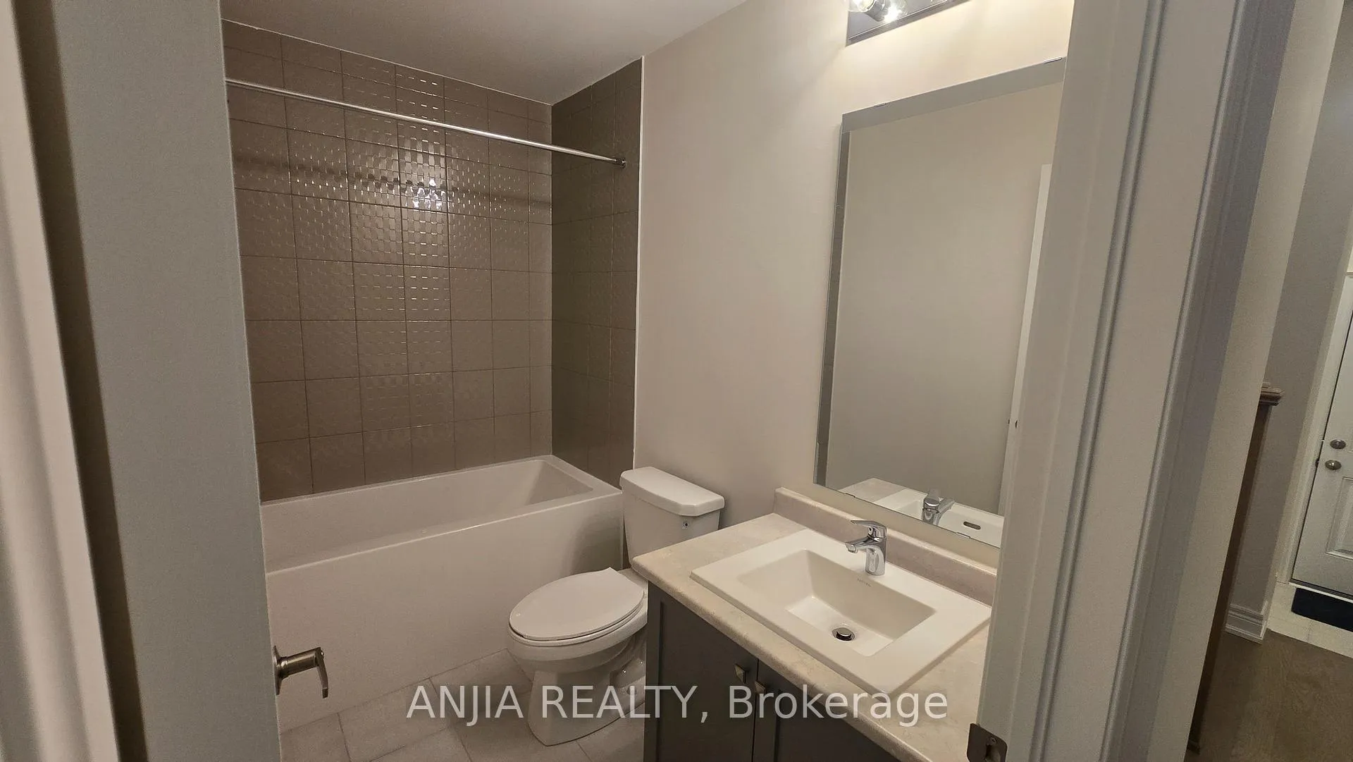 Photo 5 of 2908 Whites Road, Pickering, Rural Pickering — HOMEH