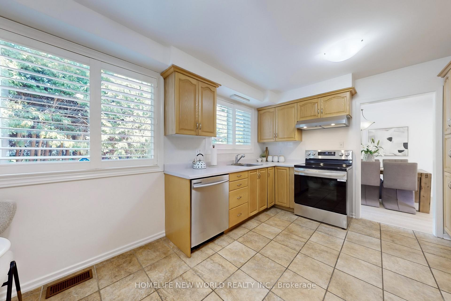 Photo 12 of 436 Arnhem Drive, Oshawa, O'Neill — HOMEH