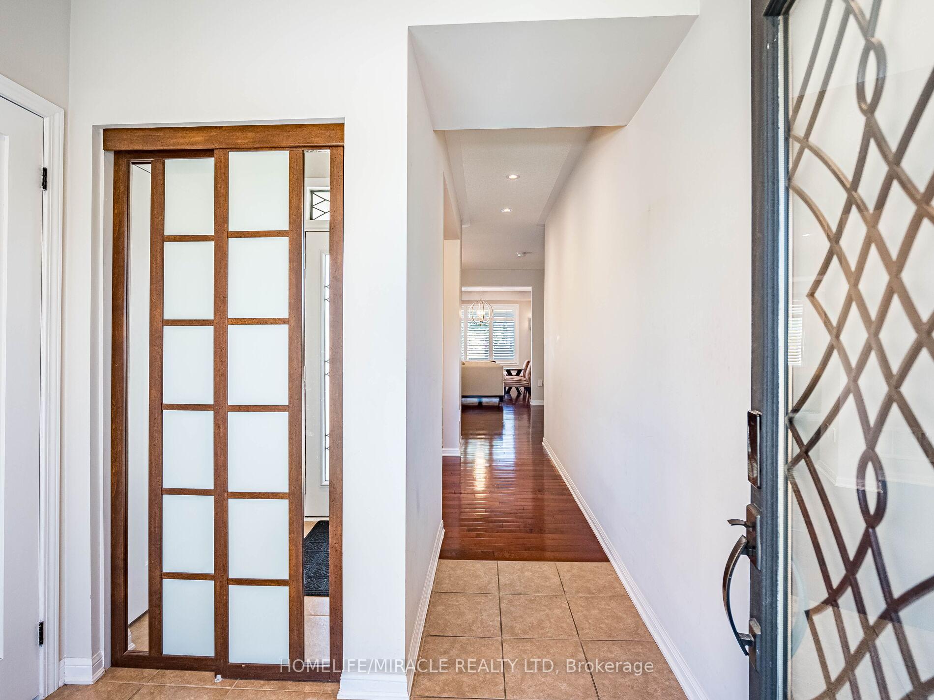 Photo 2 of 825 Cahoun Terrace, Milton, Coates — HOMEH