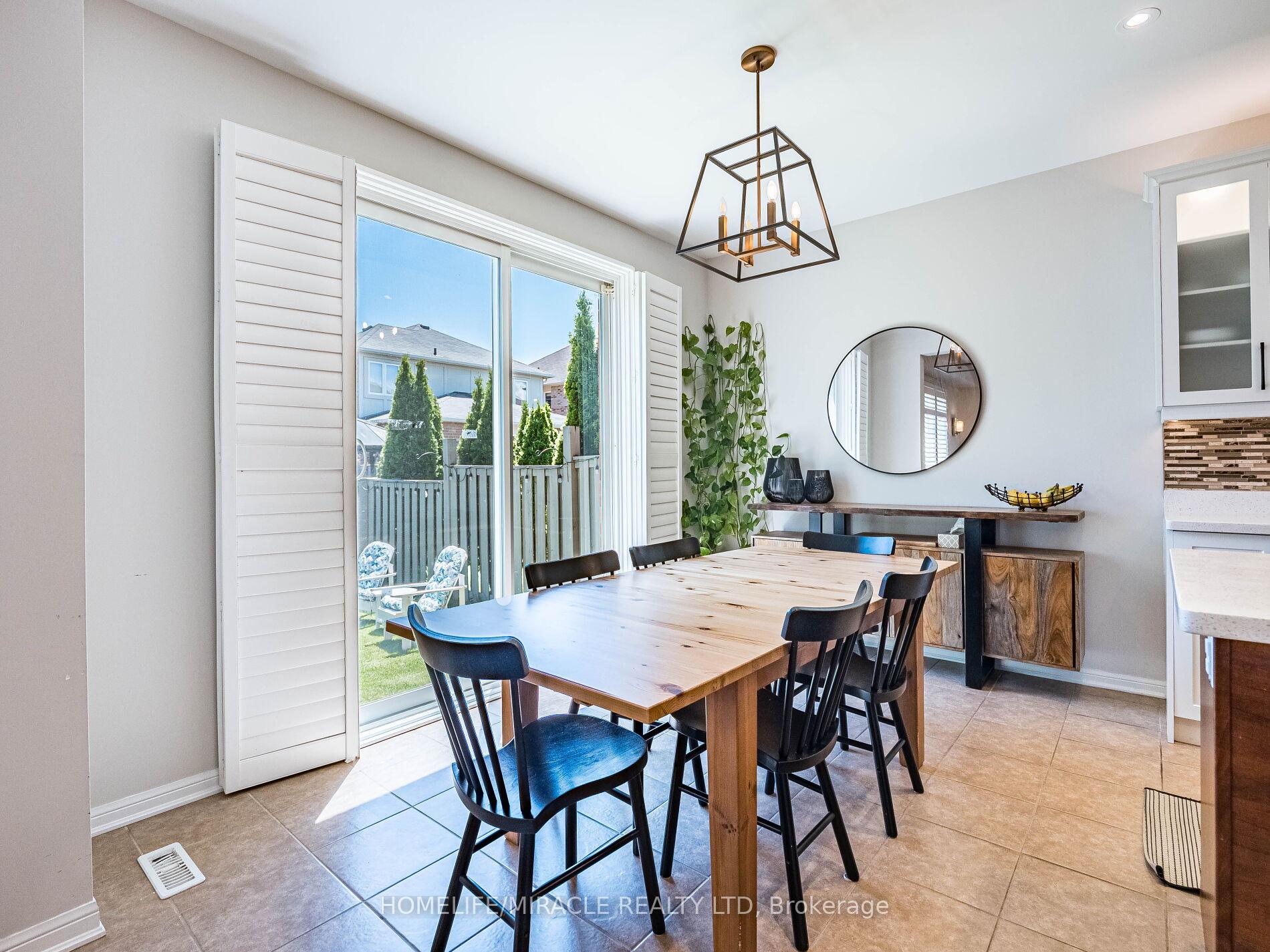 Photo 16 of 825 Cahoun Terrace, Milton, Coates — HOMEH