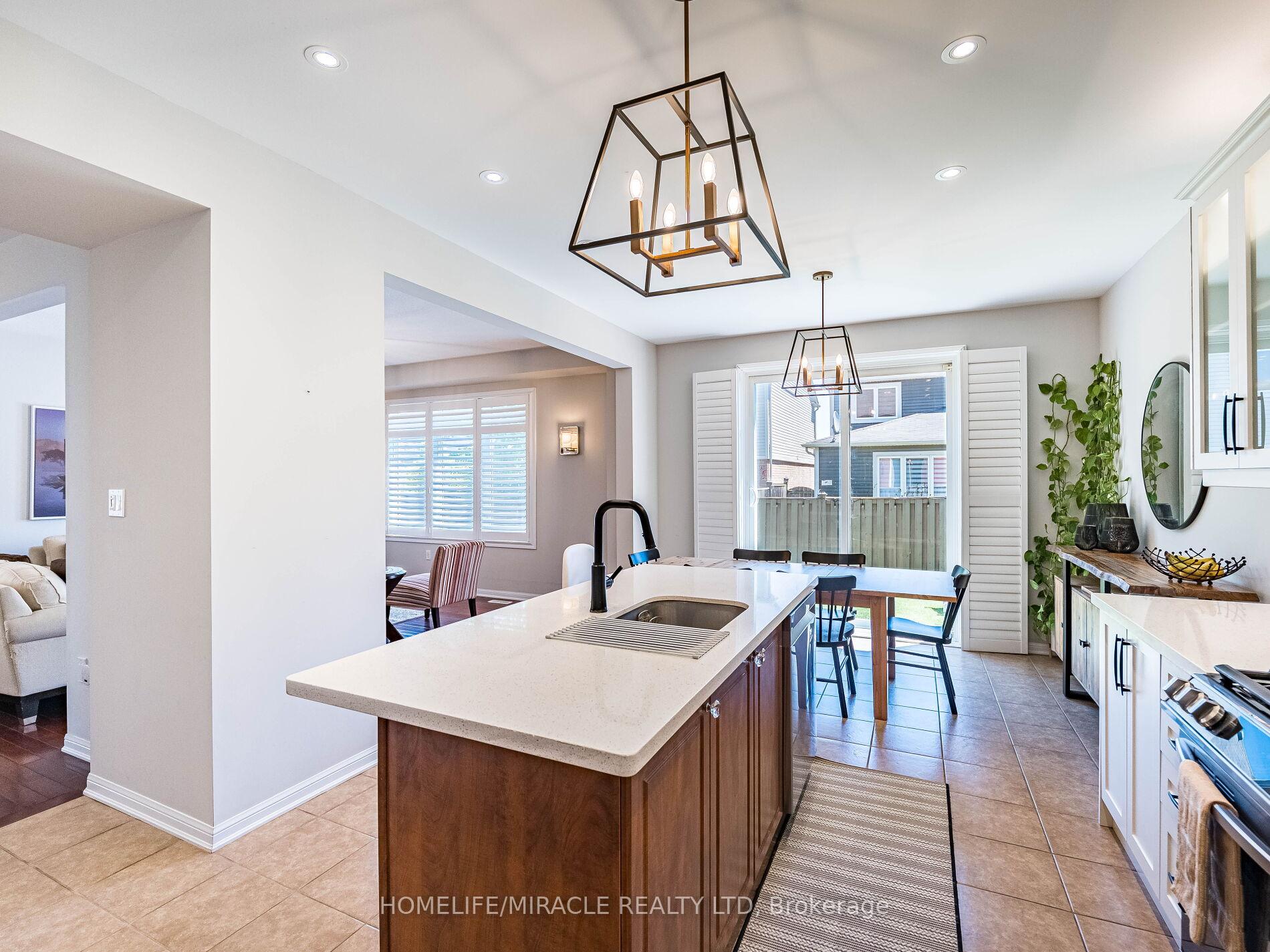 Photo 8 of 825 Cahoun Terrace, Milton, Coates — HOMEH