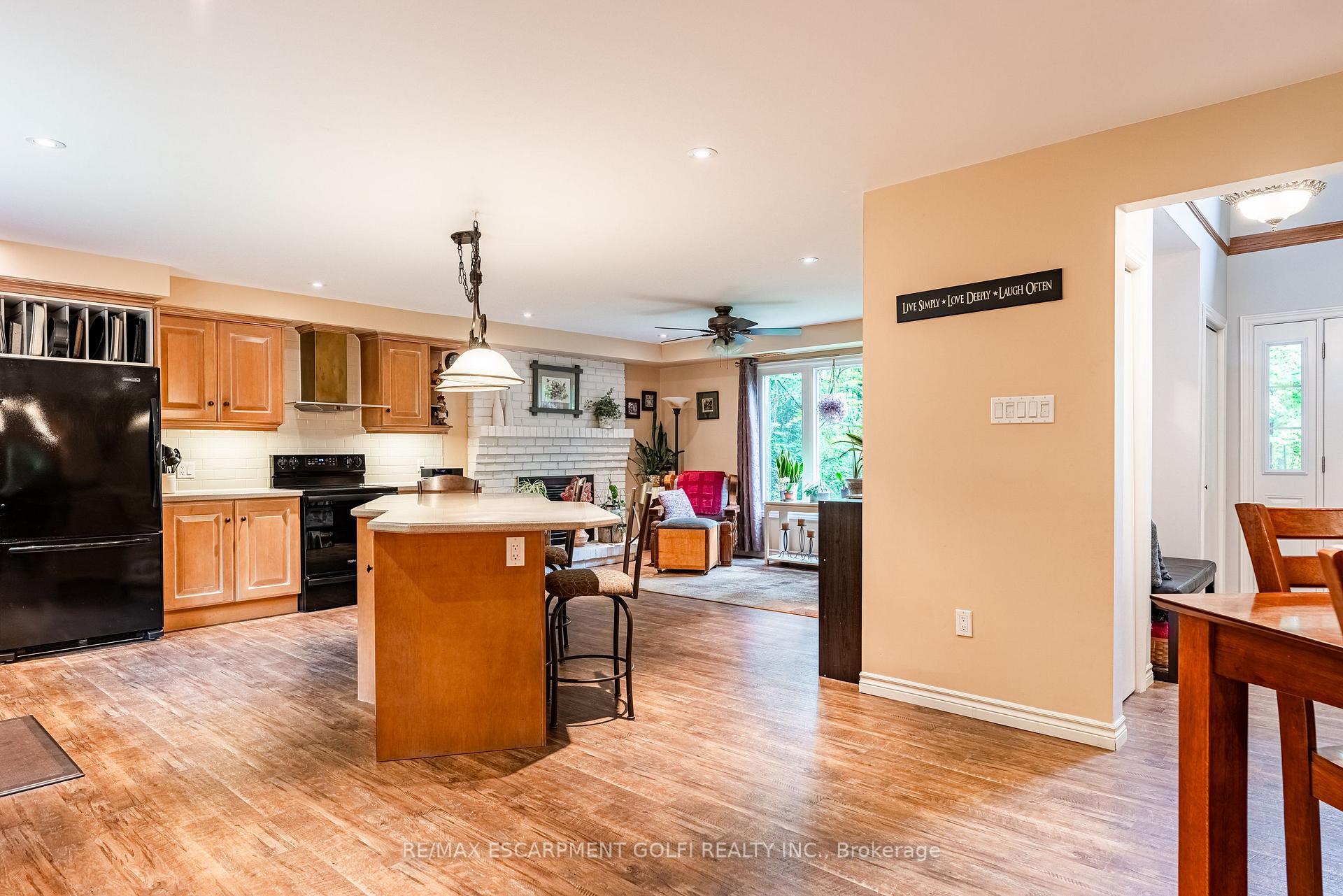 Photo 10 of 801 Tice Road, Pelham, North Pelham — HOMEH