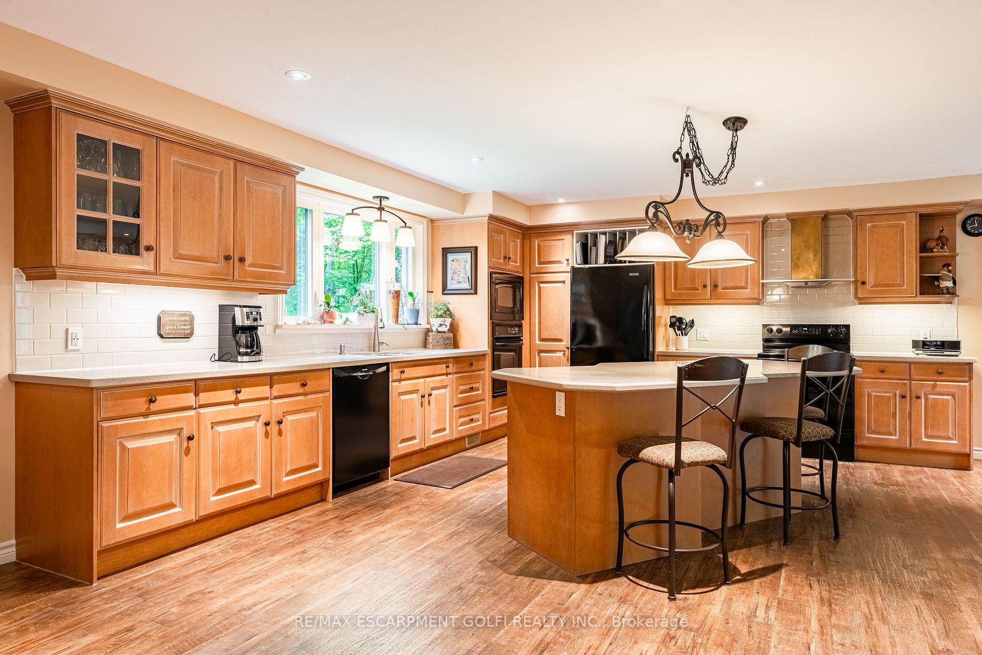 Photo 14 of 801 Tice Road, Pelham, North Pelham — HOMEH