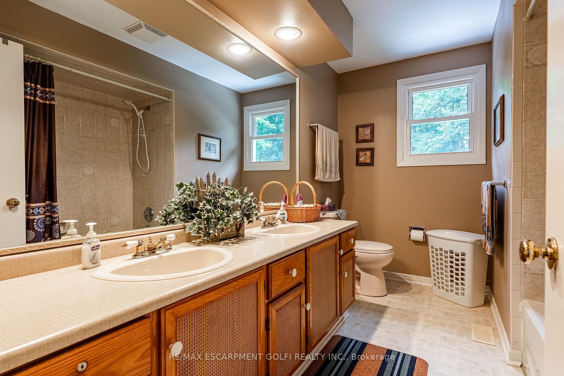 Photo 27 of 801 Tice Road, Pelham, North Pelham — HOMEH