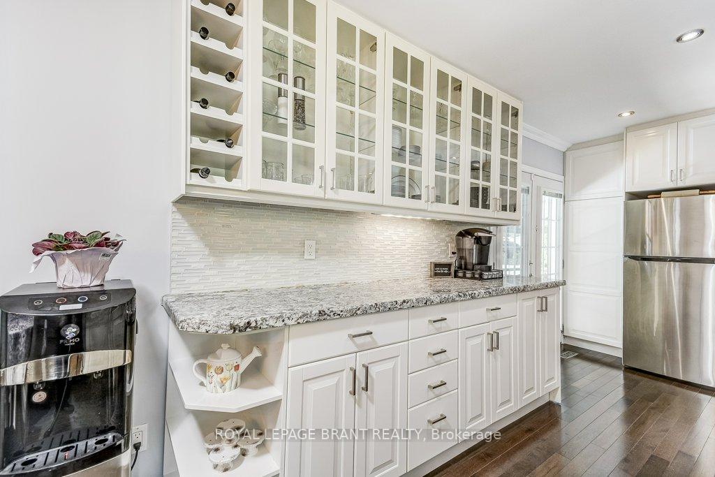 Photo 9 of 726 Applewood Crescent, Milton, Dorset Park — HOMEH