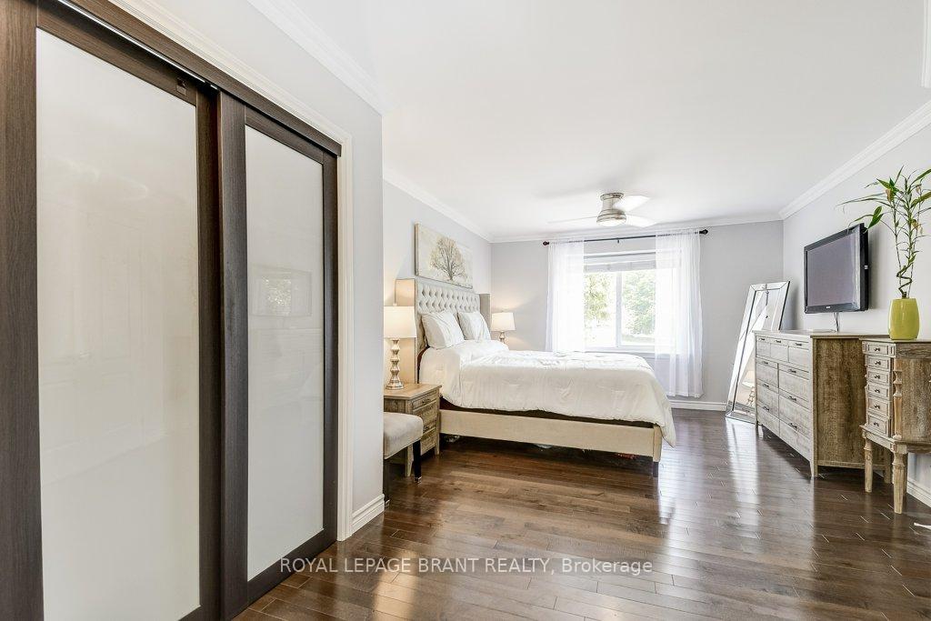 Photo 45 of 726 Applewood Crescent, Milton, Dorset Park — HOMEH