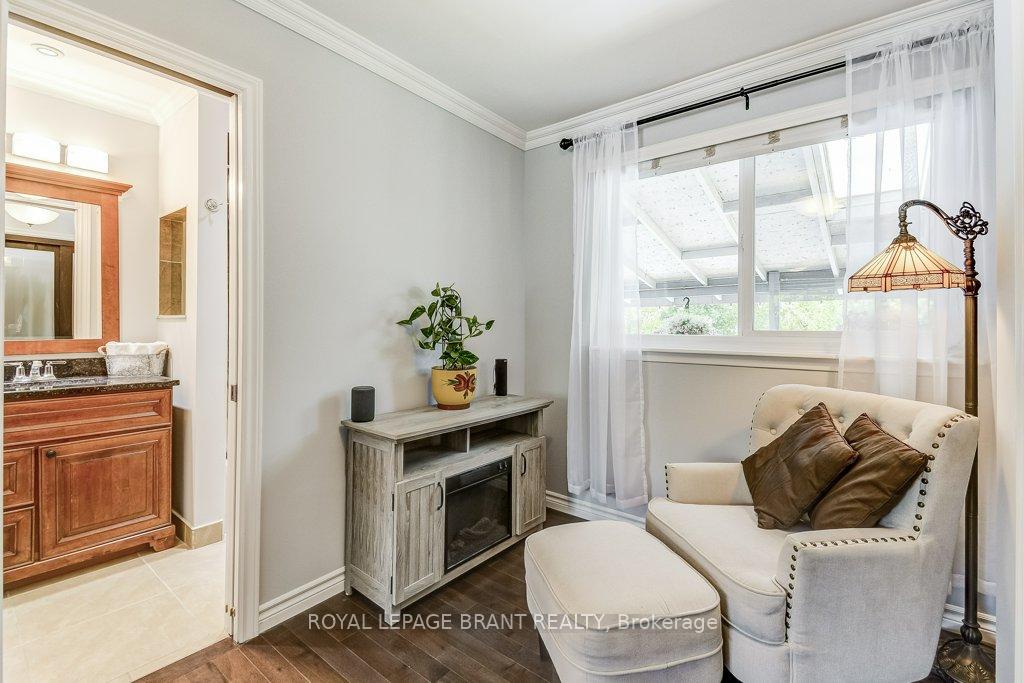 Photo 33 of 726 Applewood Crescent, Milton, Dorset Park — HOMEH
