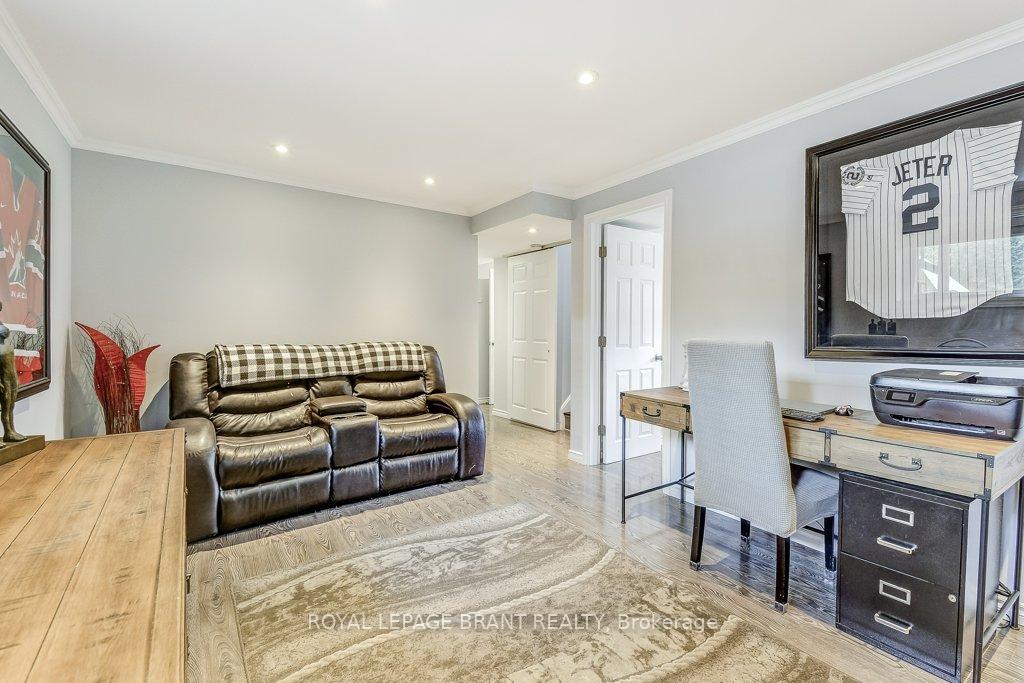 Photo 10 of 726 Applewood Crescent, Milton, Dorset Park — HOMEH