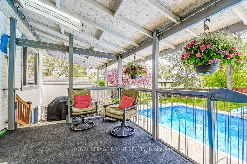 Photo 24 of 726 Applewood Crescent, Milton, Dorset Park — HOMEH