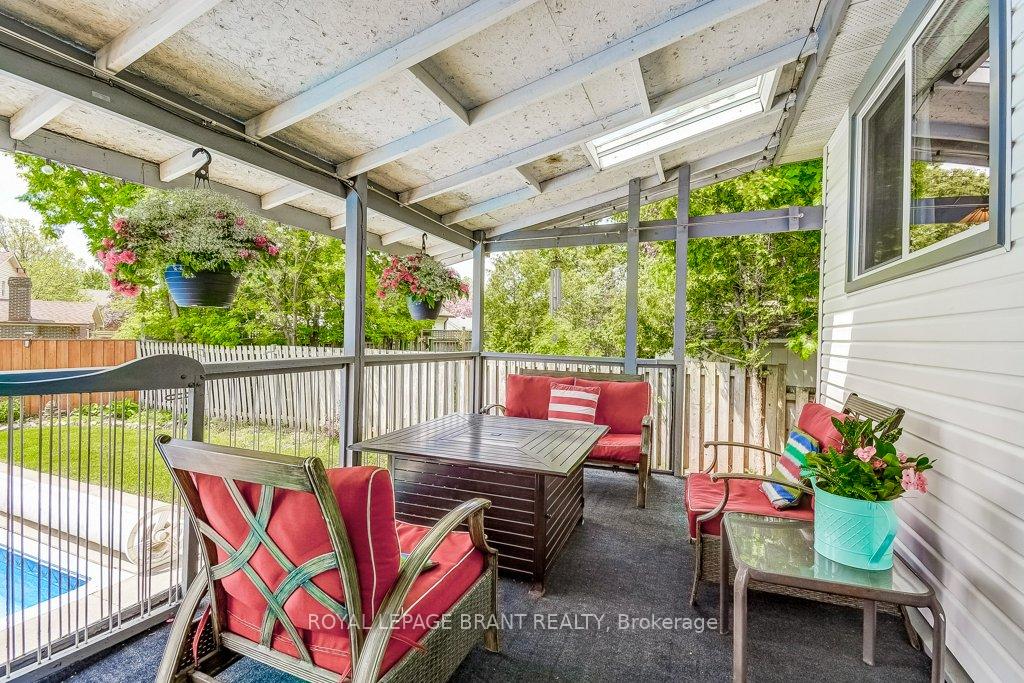 Photo 34 of 726 Applewood Crescent, Milton, Dorset Park — HOMEH