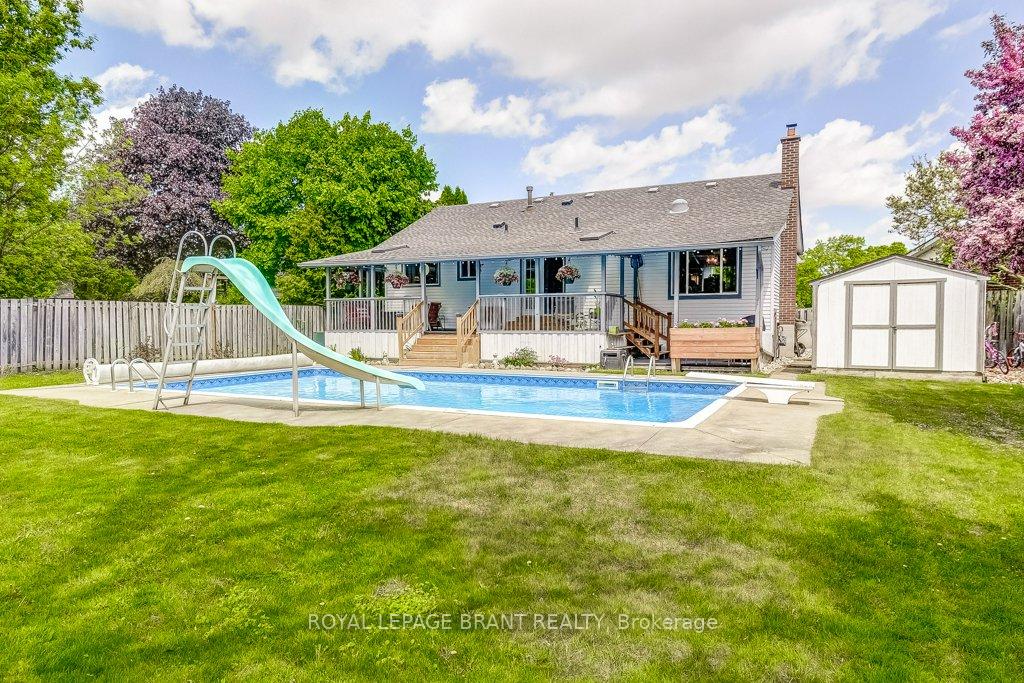Photo 43 of 726 Applewood Crescent, Milton, Dorset Park — HOMEH