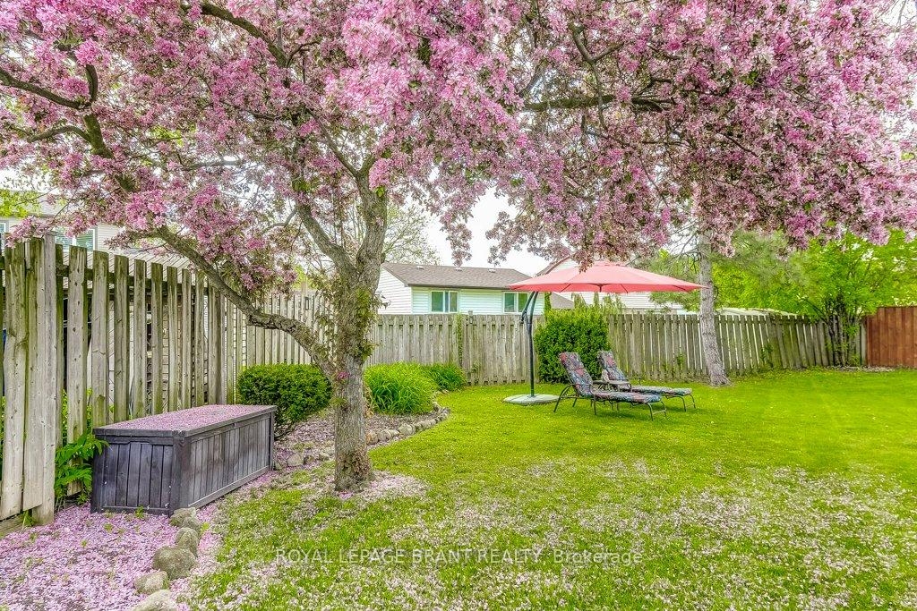 Photo 35 of 726 Applewood Crescent, Milton, Dorset Park — HOMEH