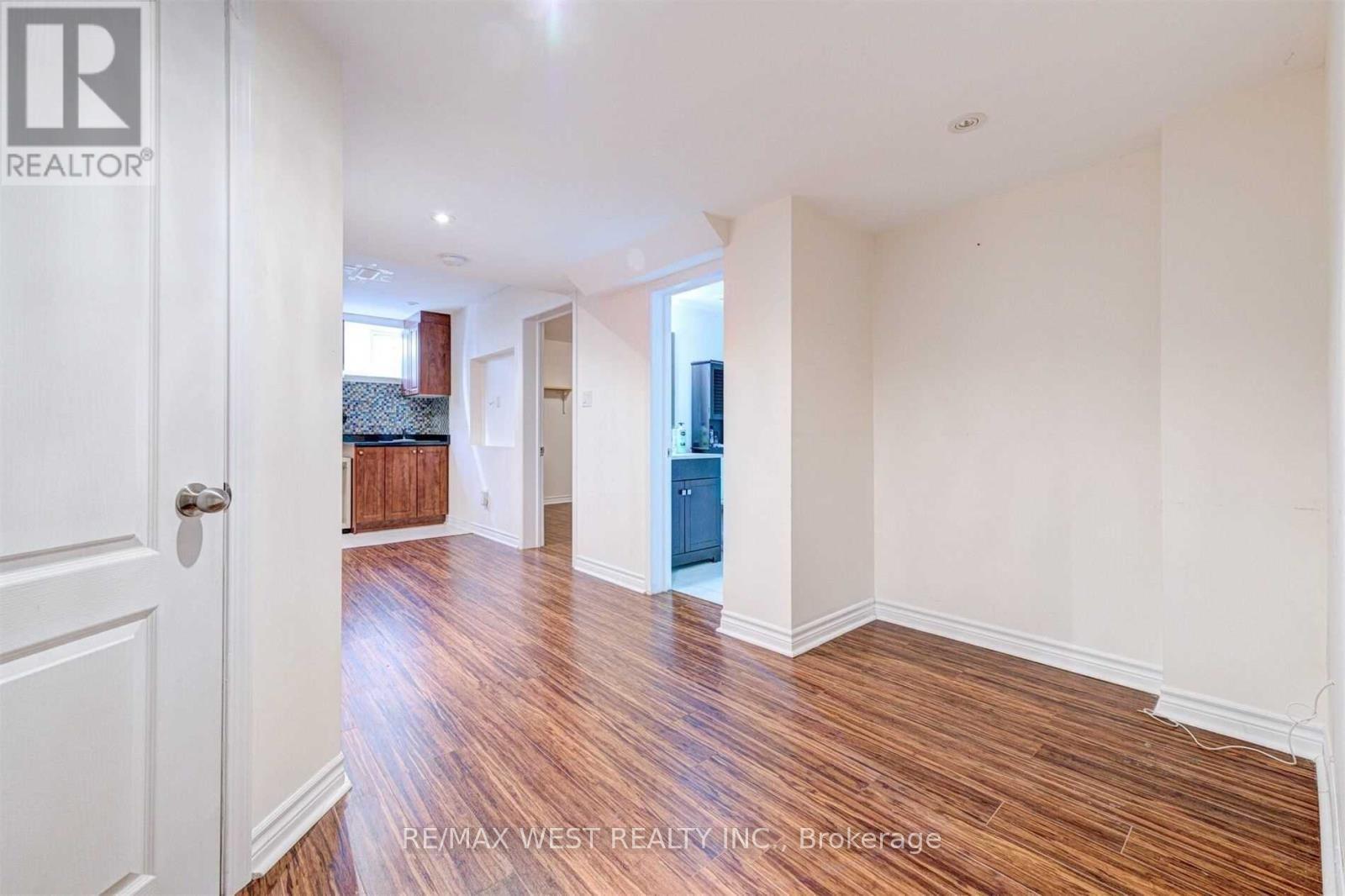 Front of Unit Bsmt, 6 Reichert Court