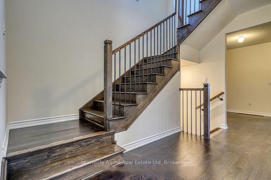 Photo 2 of 1155 Skyridge Boulevard, Pickering, Rural Pickering — HOMEH