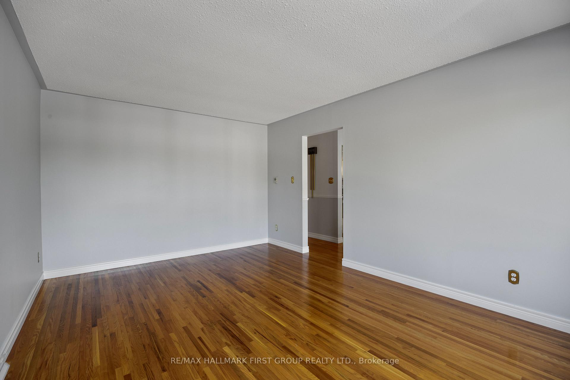 Photo 15 of 746 Central Park Boulevard N, Oshawa, Centennial — HOMEH
