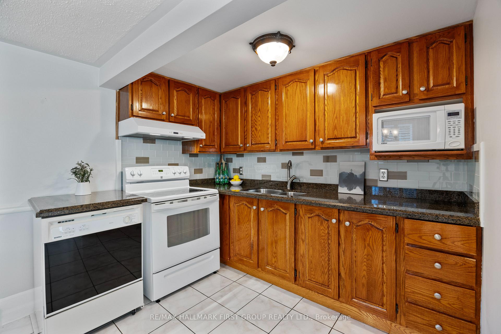 Photo 31 of 746 Central Park Boulevard N, Oshawa, Centennial — HOMEH