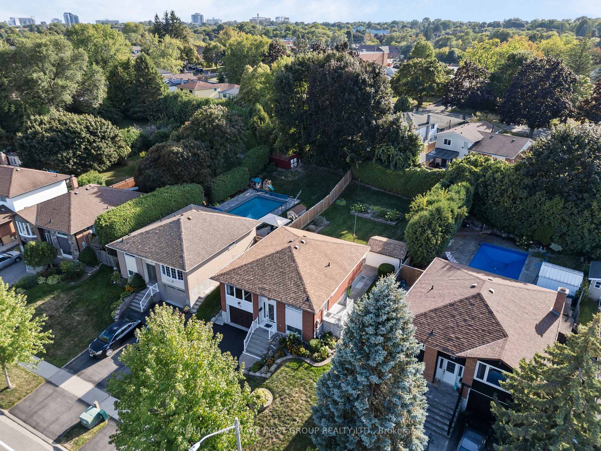 Photo 38 of 746 Central Park Boulevard N, Oshawa, Centennial — HOMEH