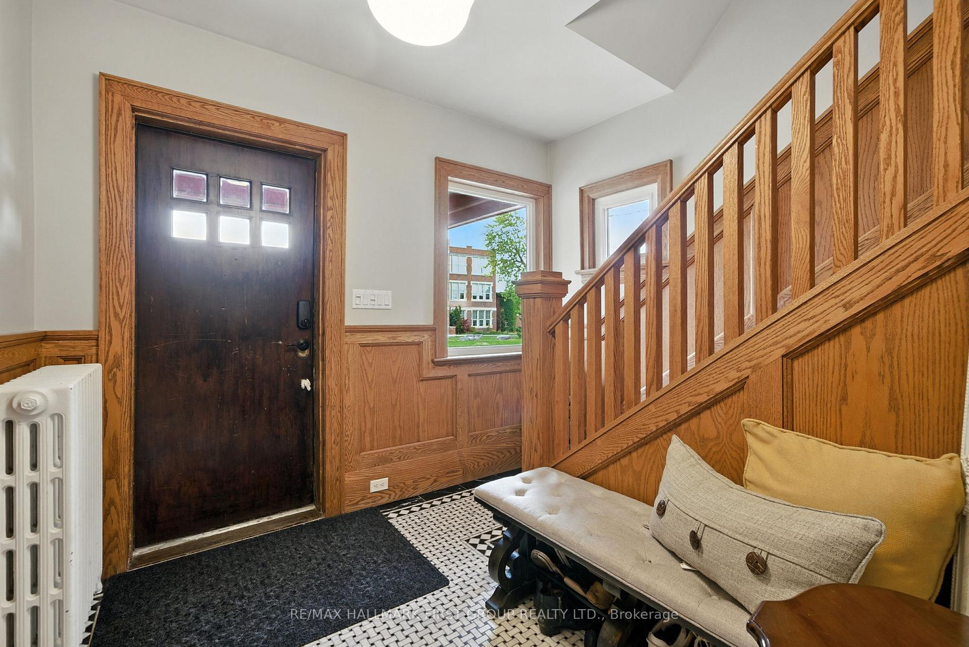 Photo 2 of Unit Main/Second Floor, 622 Simcoe Street, Oshawa, O'Neill — HOMEH
