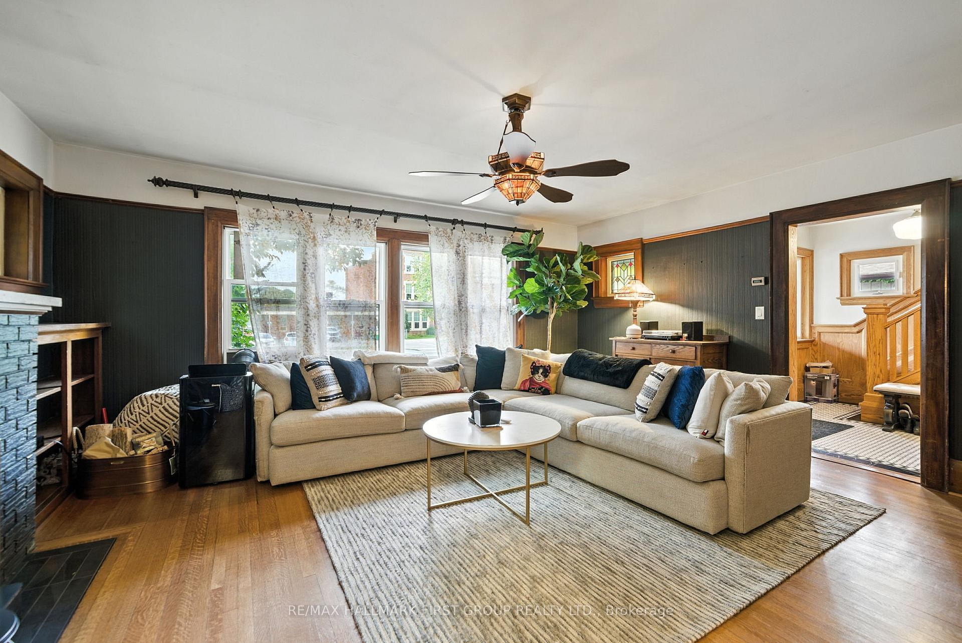 Photo 3 of Unit Main/Second Floor, 622 Simcoe Street, Oshawa, O'Neill — HOMEH