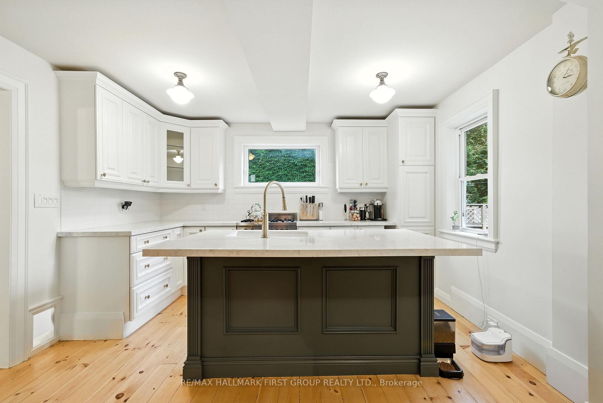 Photo 8 of Unit Main/Second Floor, 622 Simcoe Street, Oshawa, O'Neill — HOMEH