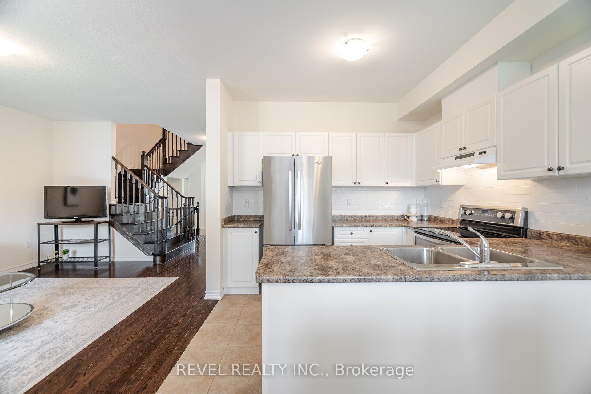 Photo 5 of 607 Murray Meadows Place, Milton, Clarke — HOMEH