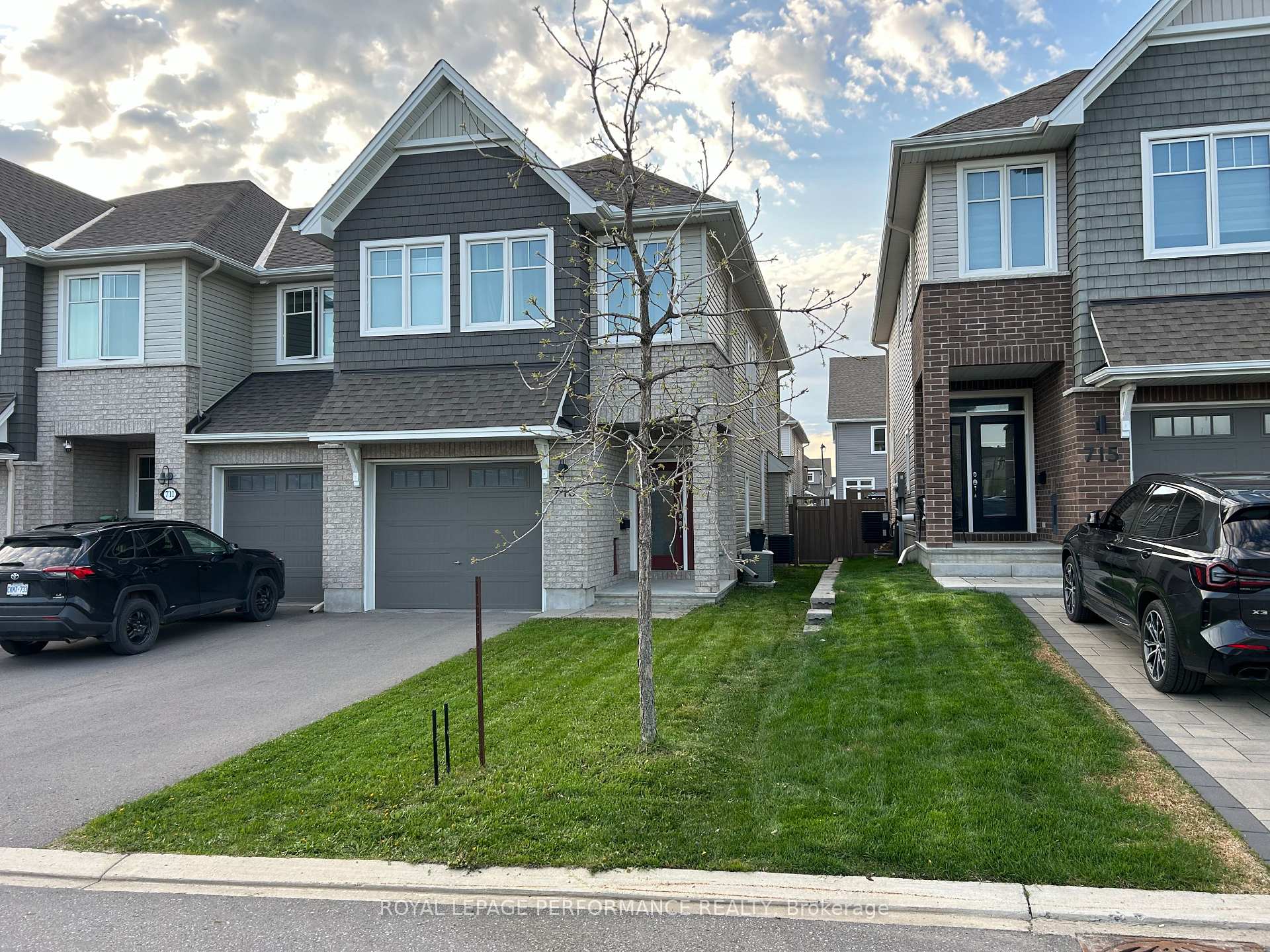Front of 713 Cap Diamant Way