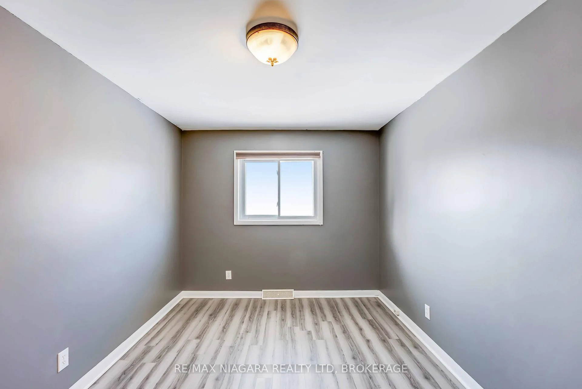 Photo 12 of Unit Main level, 144 Elm Street, Port Colborne, Sugarloaf — HOMEH