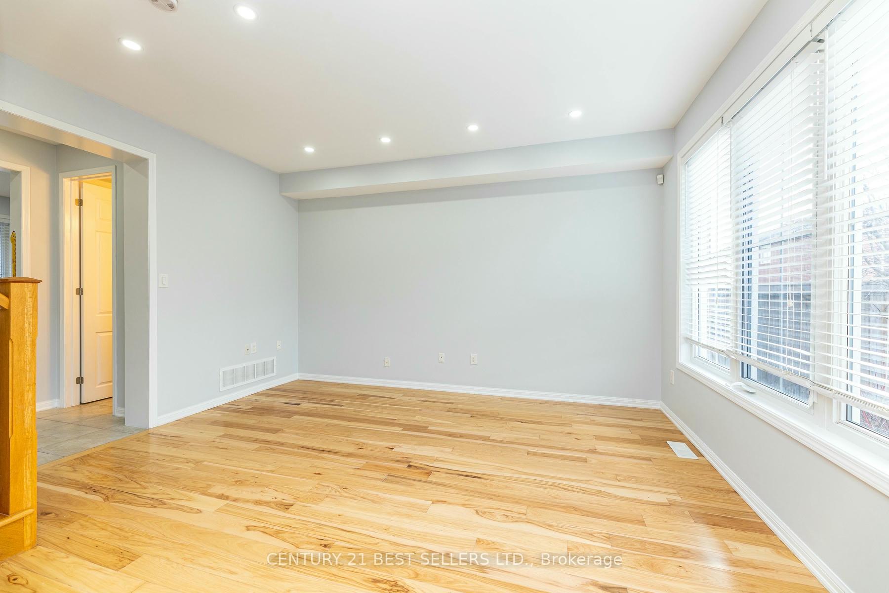Photo 4 of 436 Tyrone Crescent, Milton, Willmott — HOMEH