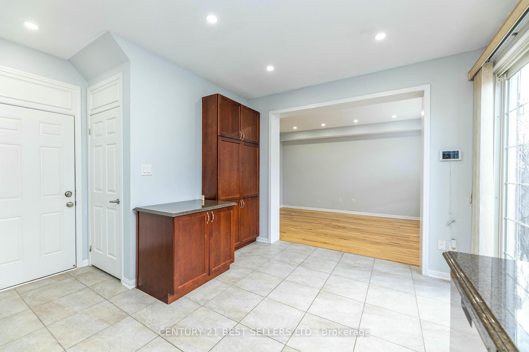 Photo 5 of 436 Tyrone Crescent, Milton, Willmott — HOMEH