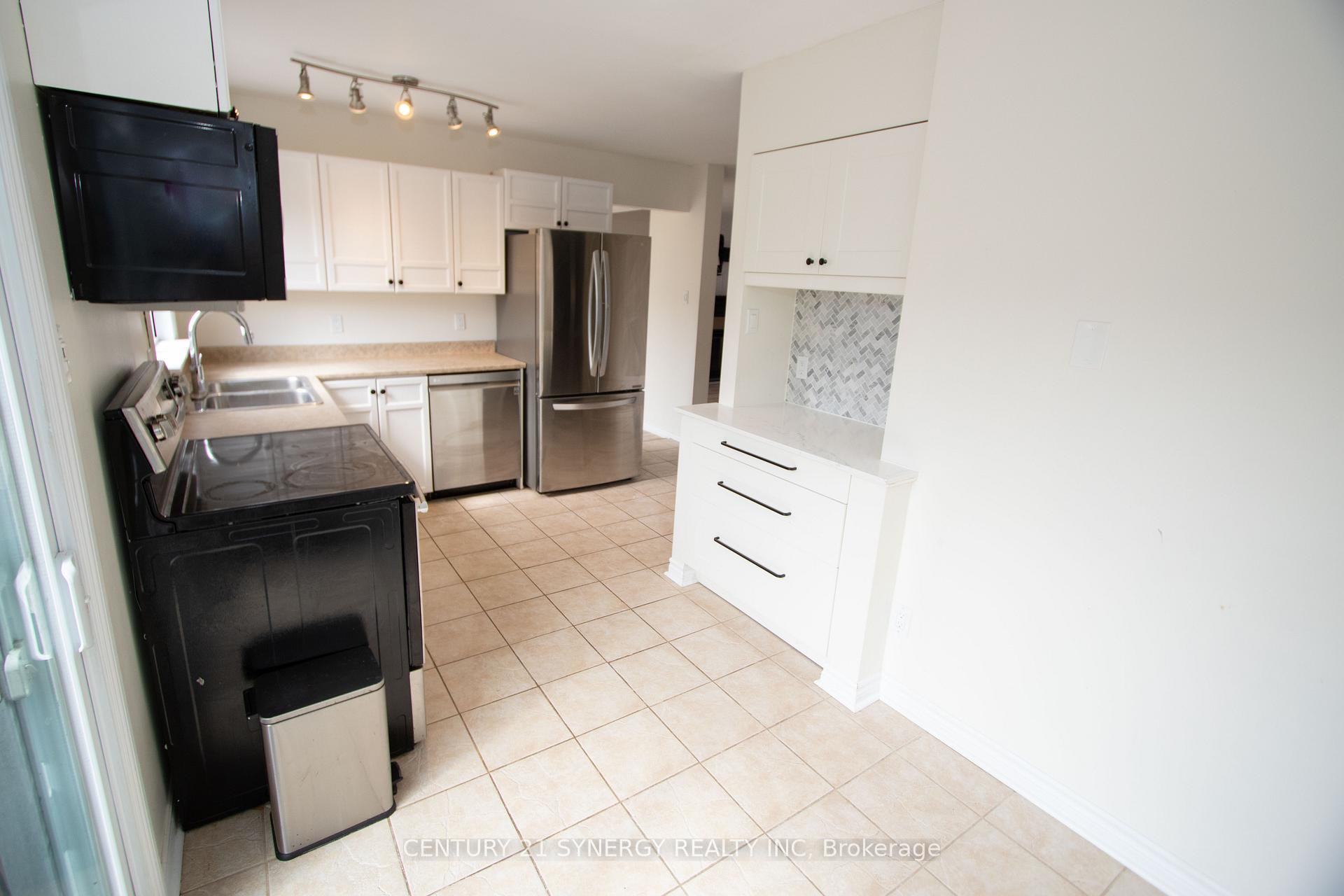 Photo 8 of 626 Simoneau Way, Ottawa, Fallingbrook/Pineridge — HOMEH