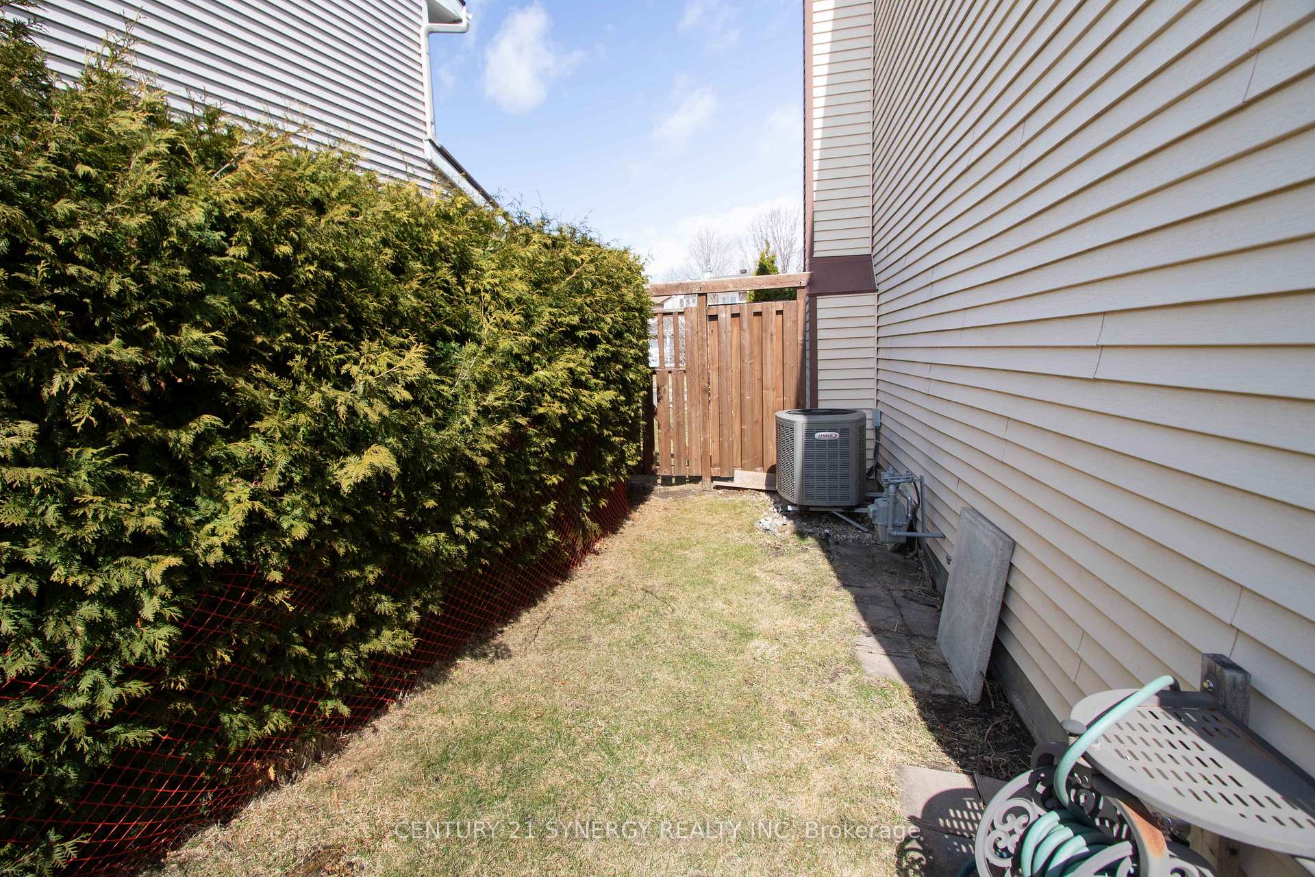 Photo 33 of 626 Simoneau Way, Ottawa, Fallingbrook/Pineridge — HOMEH