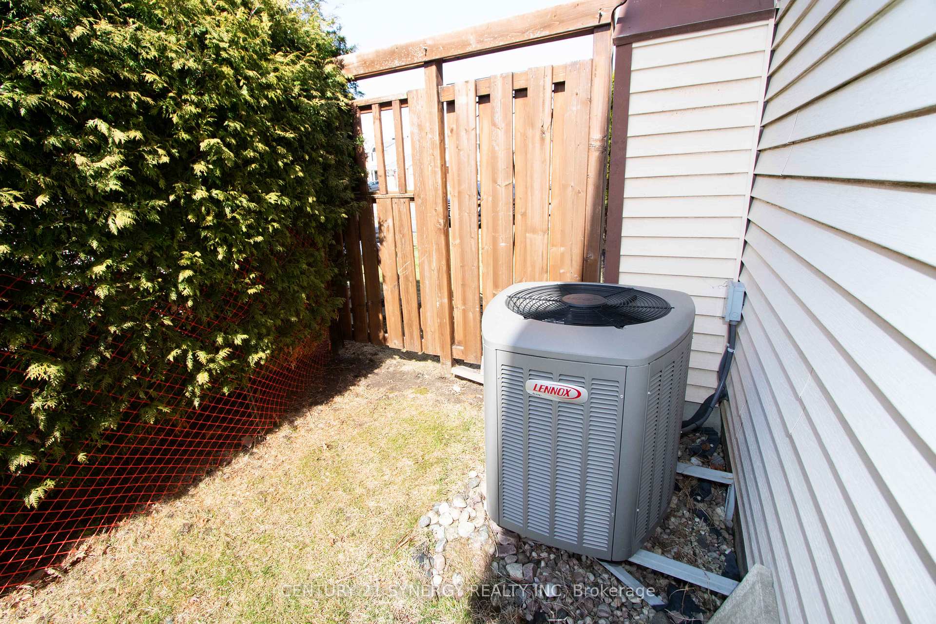 Photo 34 of 626 Simoneau Way, Ottawa, Fallingbrook/Pineridge — HOMEH