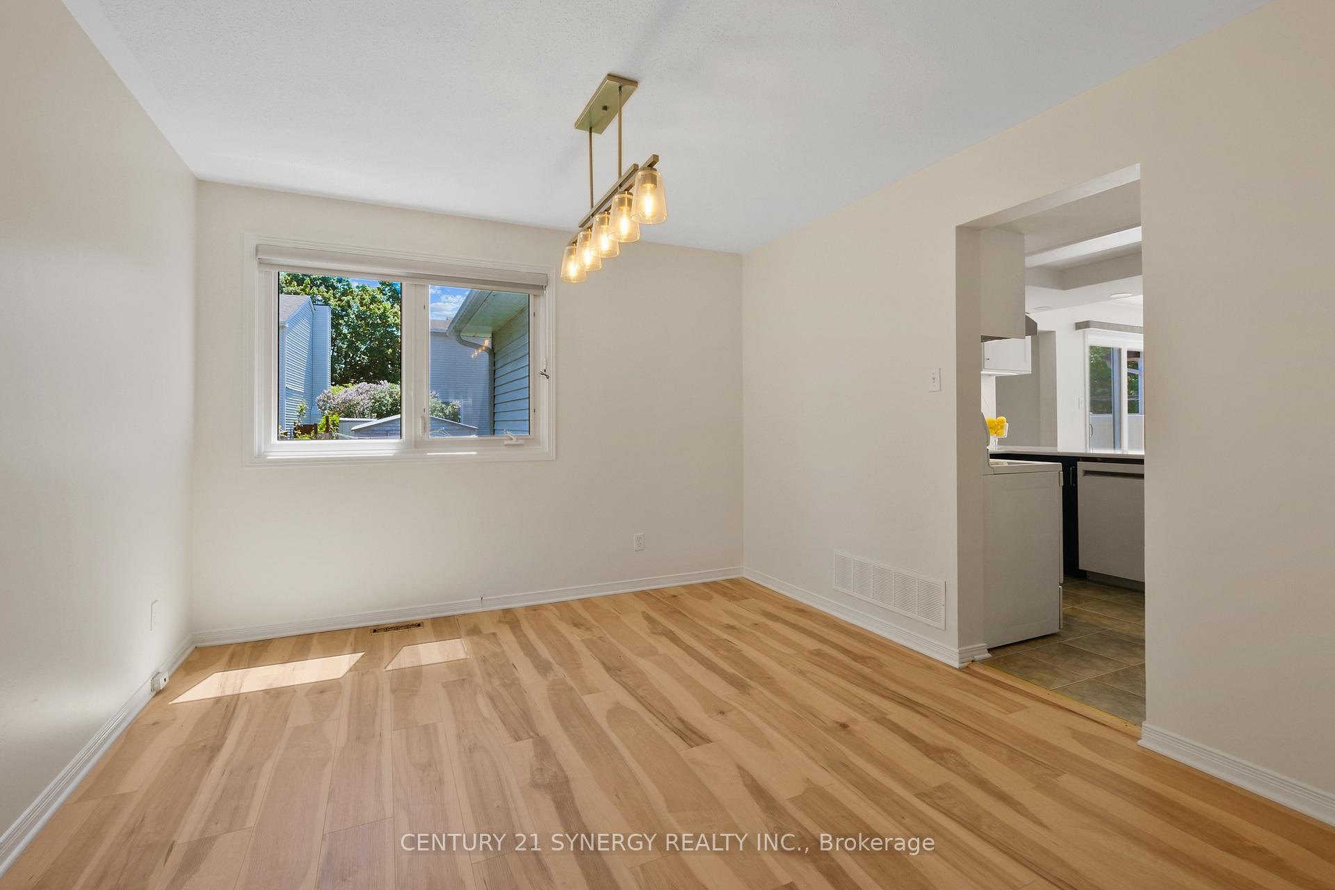 Photo 10 of 604 Steller Street, Ottawa, Fallingbrook/Pineridge — HOMEH