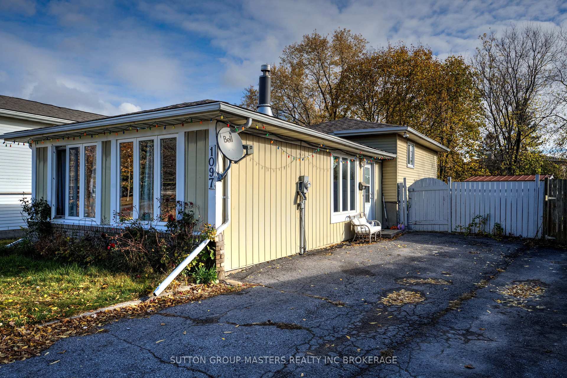 Photo 2 of 1097 Pinewood Place, Kingston, City Northwest — HOMEH