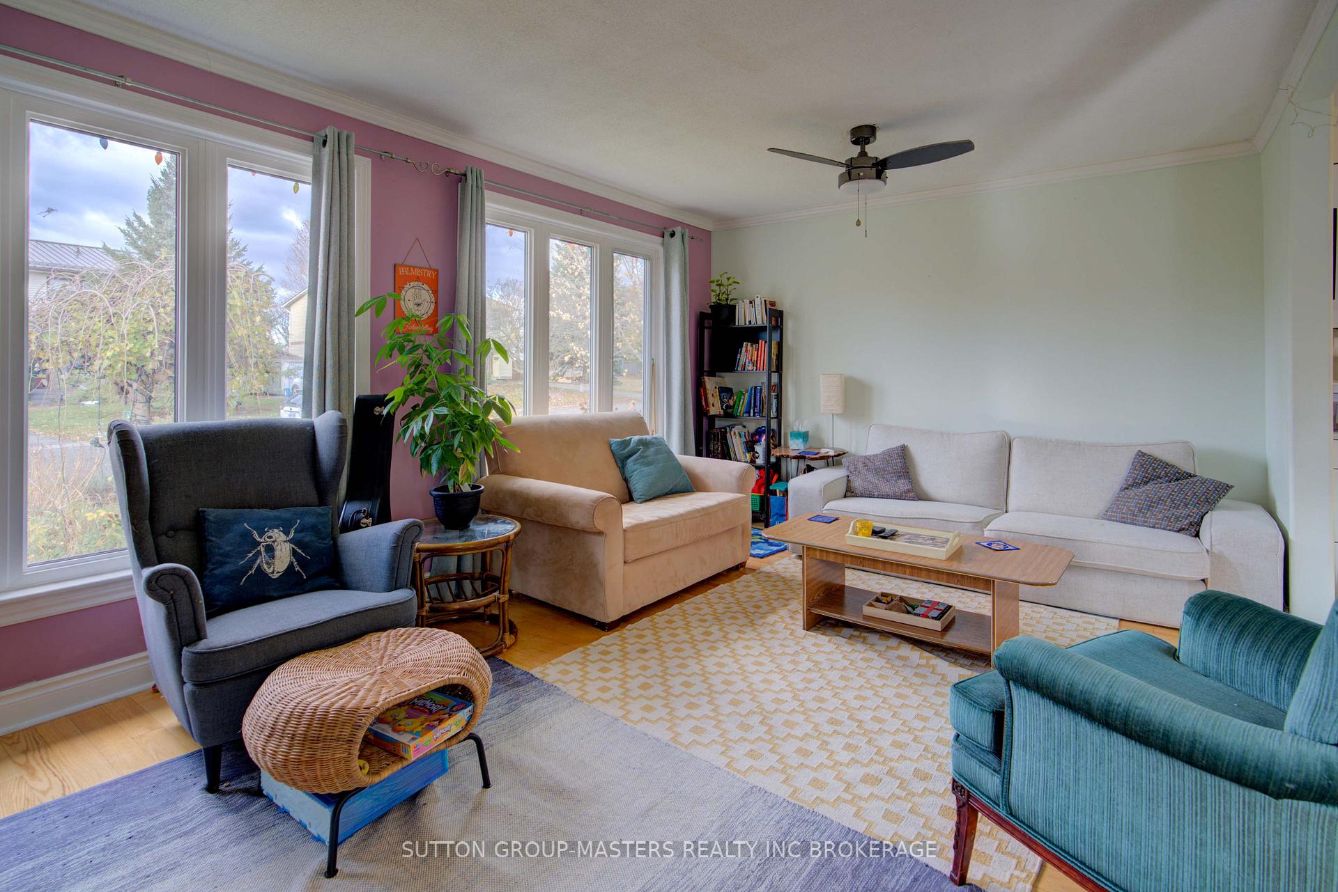 Photo 6 of 1097 Pinewood Place, Kingston, City Northwest — HOMEH