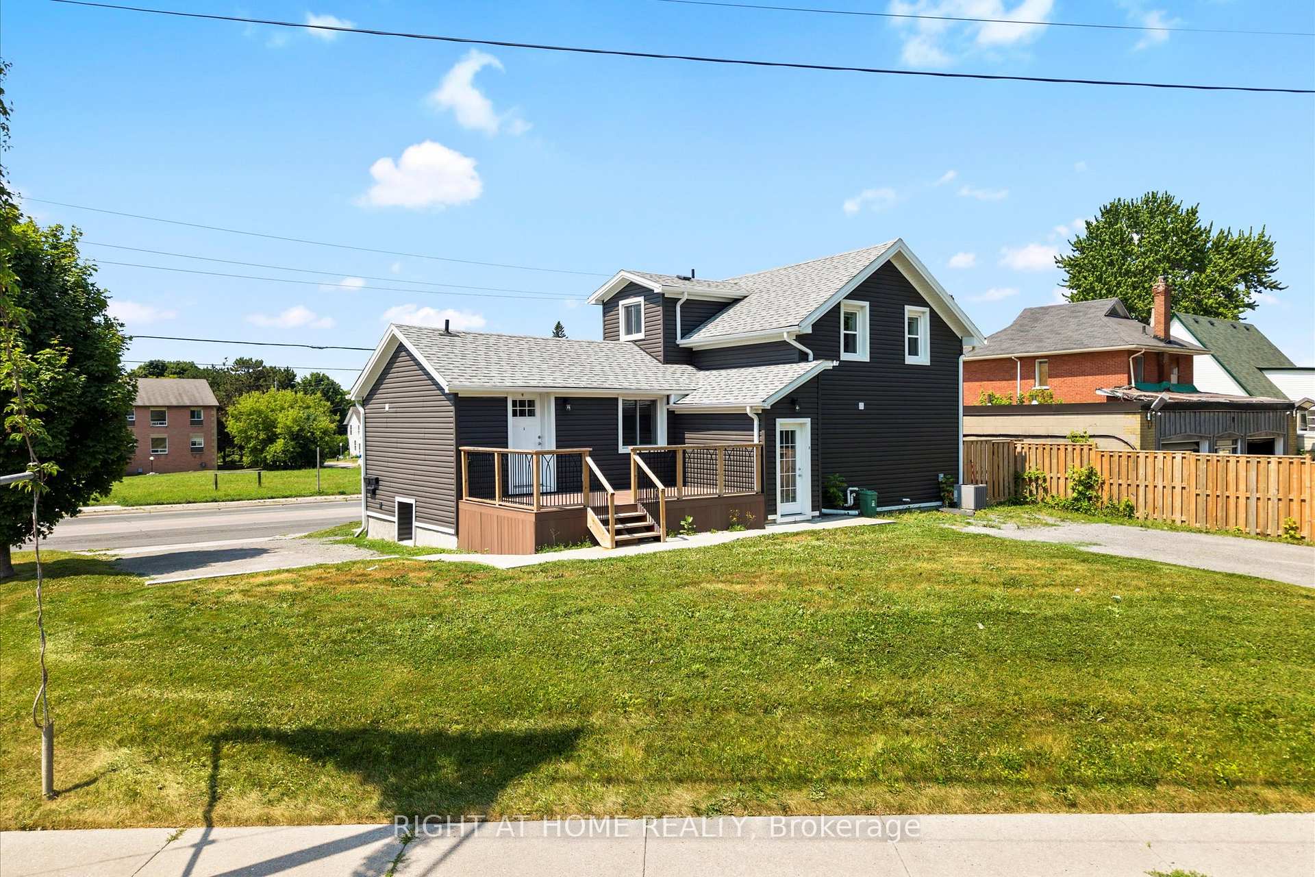 Photo 1 of Unit Unit 3, 865 Simcoe Street S, Oshawa, Lakeview — HOMEH