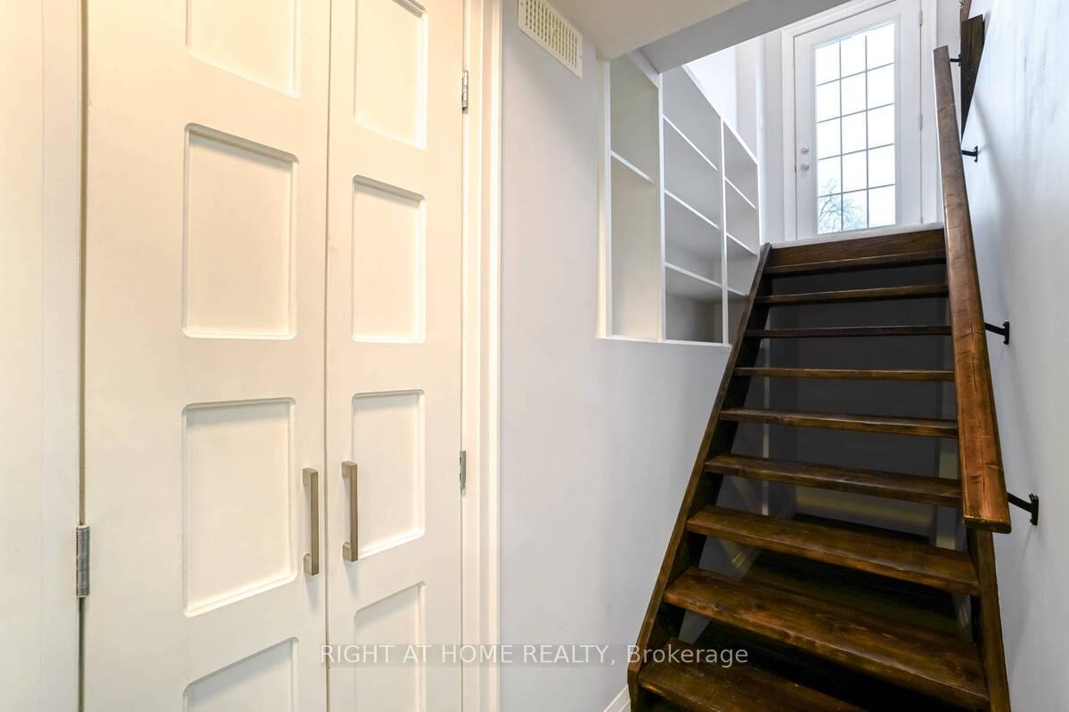 Photo 2 of Unit Unit 3, 865 Simcoe Street S, Oshawa, Lakeview — HOMEH