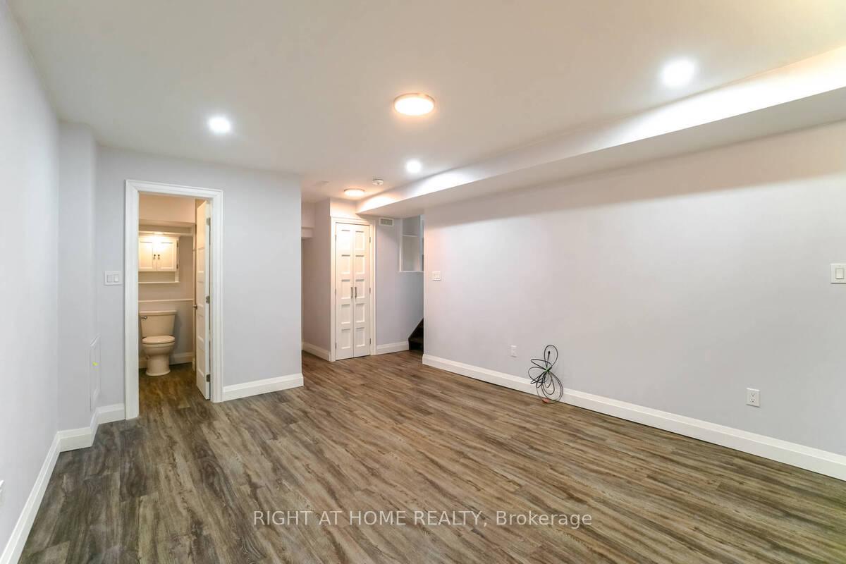 Photo 6 of Unit Unit 3, 865 Simcoe Street S, Oshawa, Lakeview — HOMEH