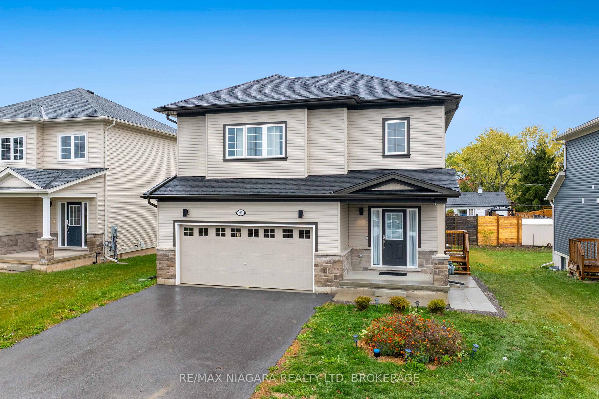 Photo 2 of 90 Hillcrest Road, Port Colborne, Main Street — HOMEH