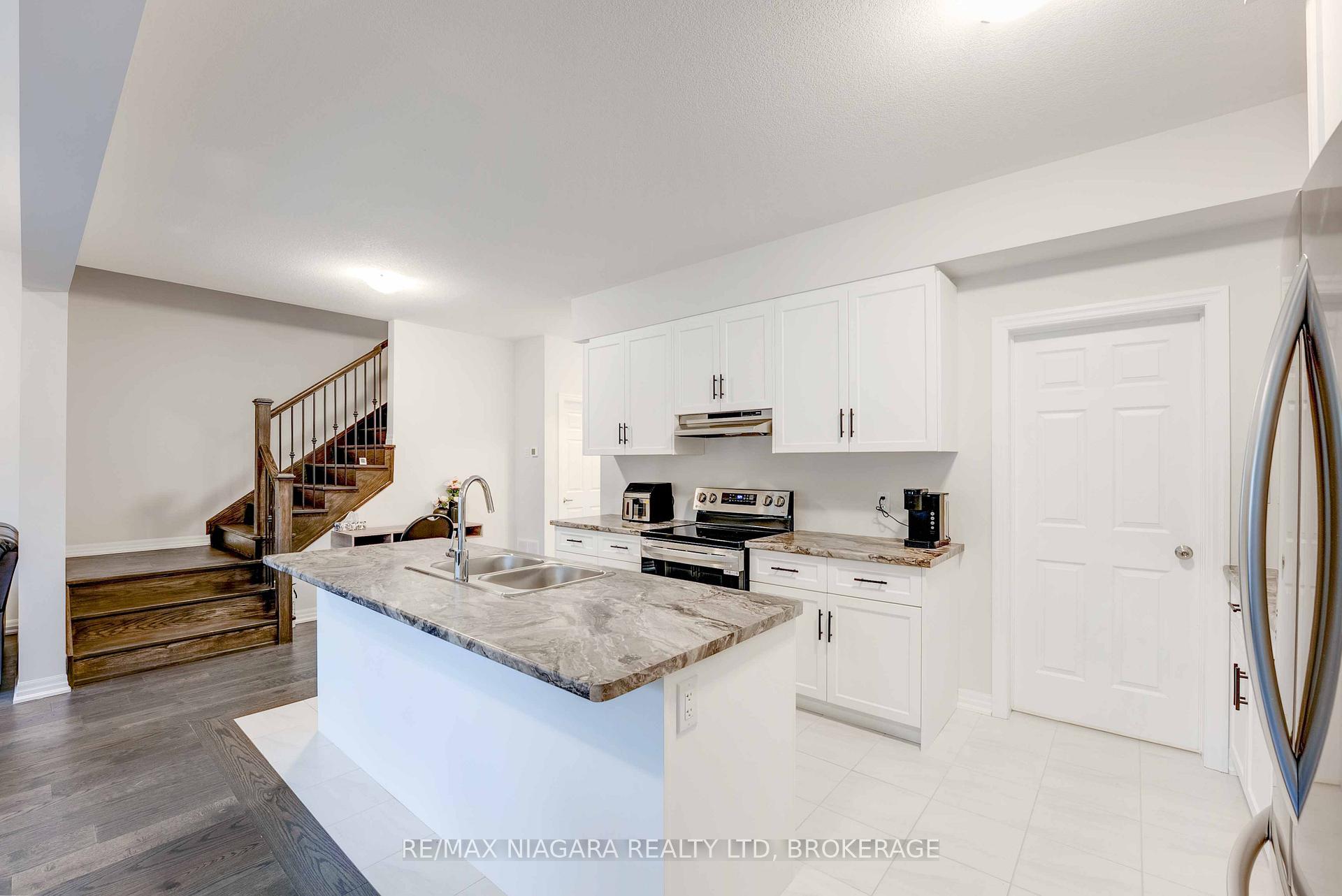 Photo 12 of 90 Hillcrest Road, Port Colborne, Main Street — HOMEH