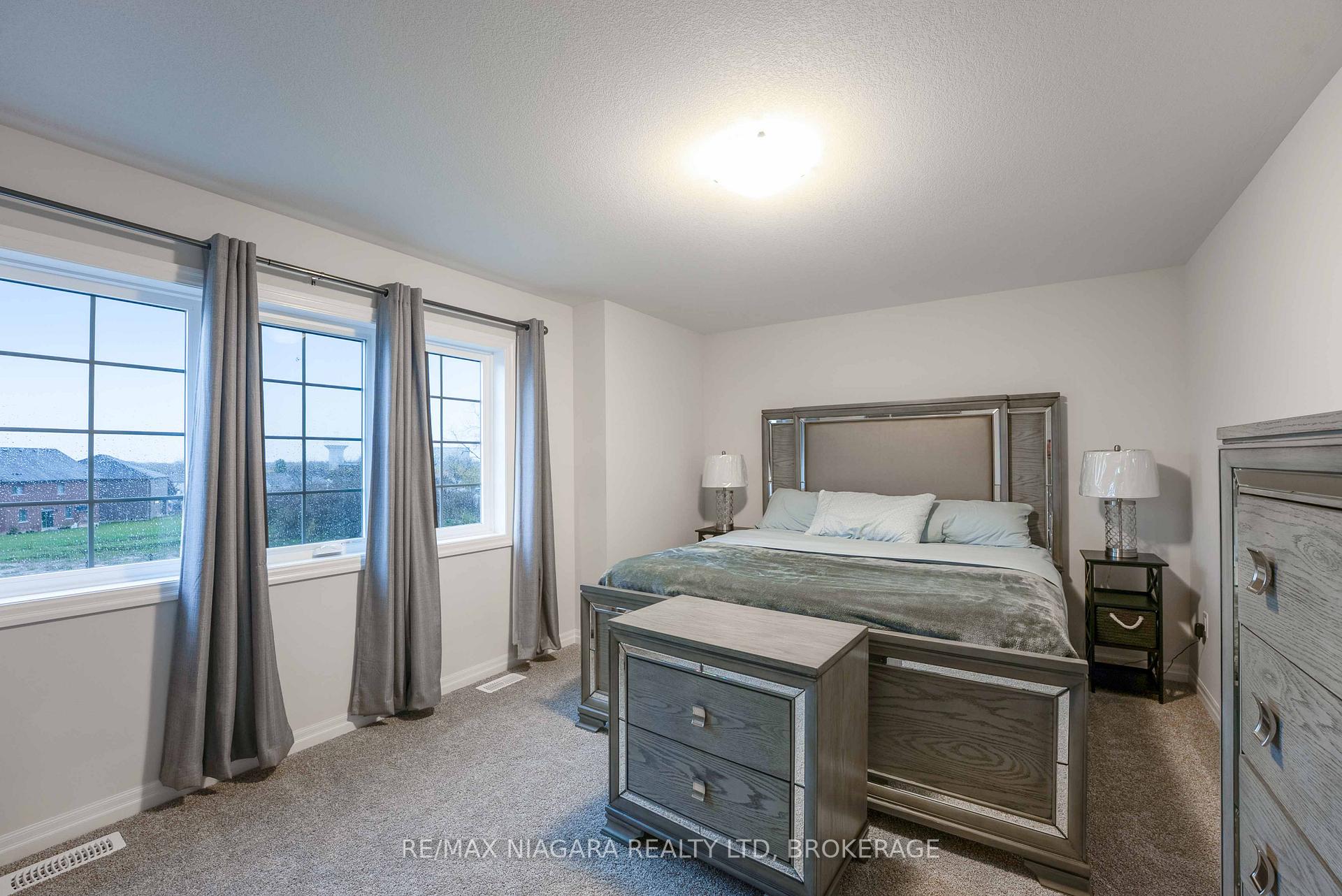 Photo 22 of 90 Hillcrest Road, Port Colborne, Main Street — HOMEH