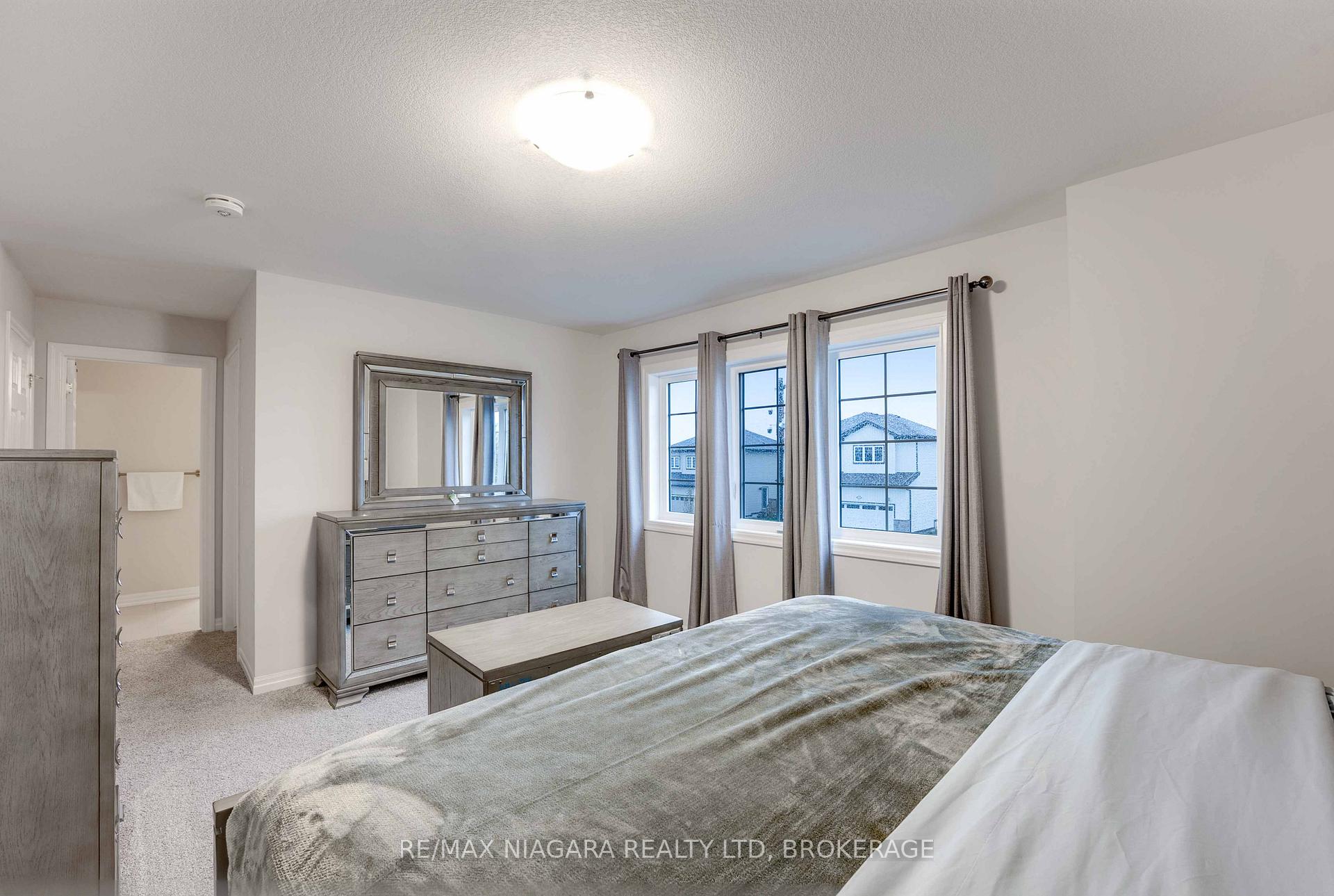 Photo 23 of 90 Hillcrest Road, Port Colborne, Main Street — HOMEH